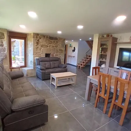 A Casa Da Ponte * Negreira