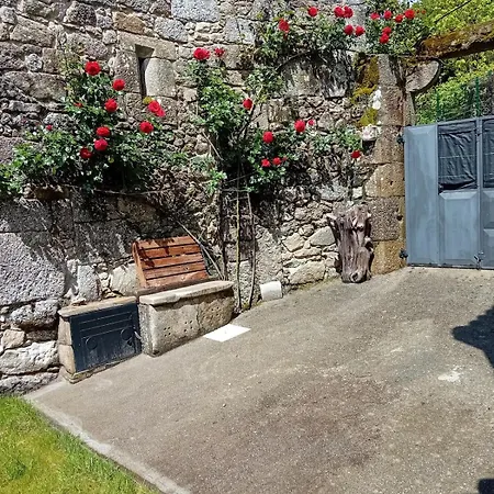 A Casa Da Ponte Negreira